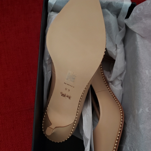 Coach Pump Shoes Women's Size 6.5 Beechwood Jackie Leather 2 1/4" kitten Heels - Picture 6 of 8